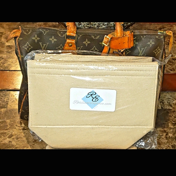 Resilient Elegant Bag Charmer 2 (Charmed by KMarie) - Picture 1 of 4